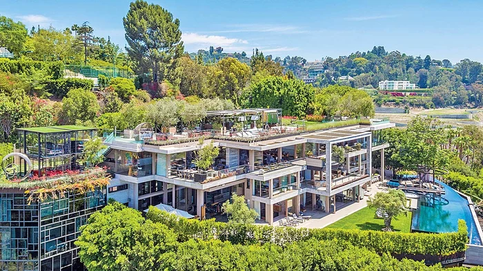 Palatul din Bel Air unde Jeff Bezos va locui cu Lauren Sanchez