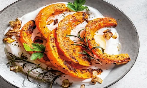 salata de dovleac cu sos de iaurt jpg