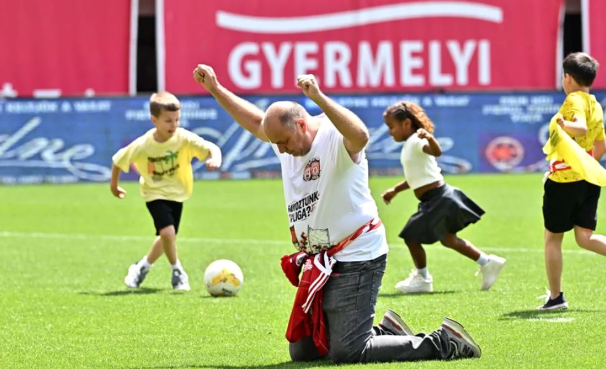  Laszlo Dioszegi a coborât pe teren  Foto/Sportpictures 