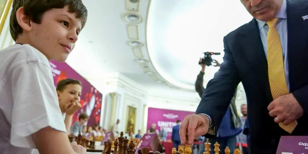 vladimir sofronie și kasparov jfif
