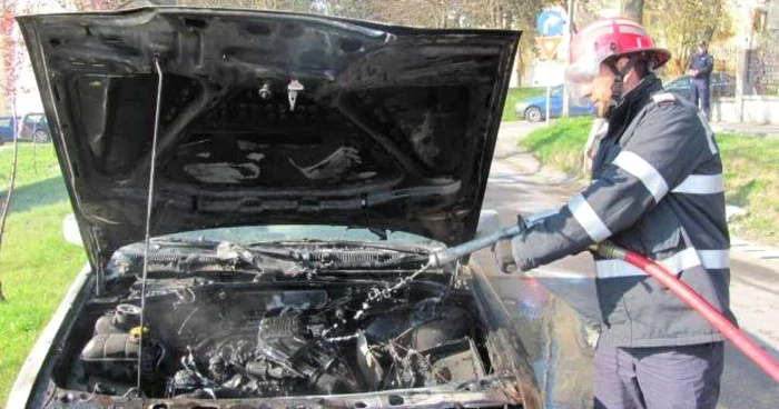 Foto arhivă Adevărul: Masina a fost distrusă în proporție de 70 la sută