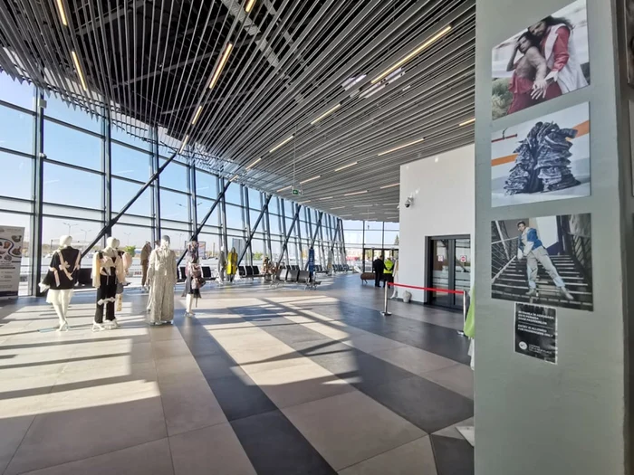 Aeroportul Timişoara s-a transformat într-o galerie de artă