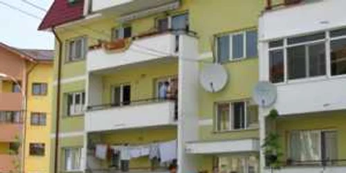 Bacau: Mii de băcăuani aşteaptă de ani o locuinţă socială