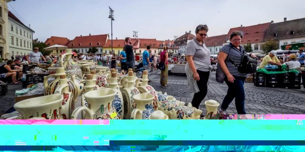 Cine va plăti oare ulcelele sparte de coronavirus FOTO tribuna.ro