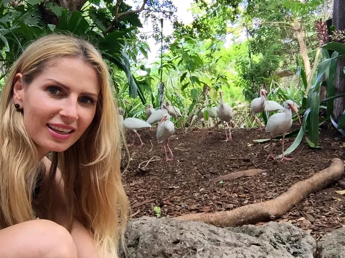 Artista a fost şi la delfinariul din MiamiFoto: arhiva personală