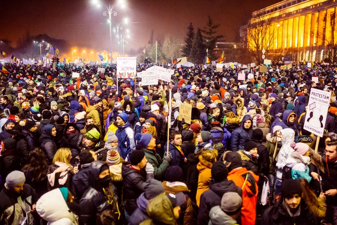 Cum trăim cu minciuna jpeg