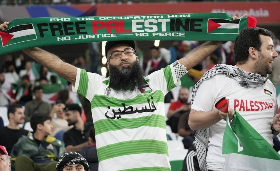 Palestina, sfâșiată de război, debut în Cupa Asiei cu Iranul: imagini de la o partidă care a făcut înconjurul lumii VIDEO