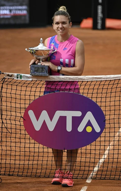 Simona Halep a cucerit în premieră trofeul de la Roma