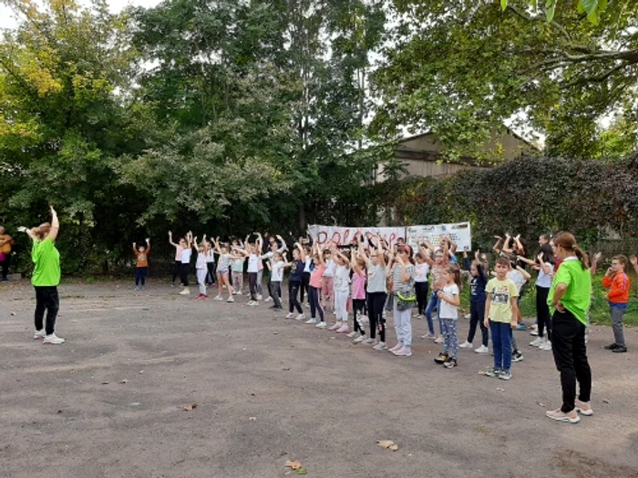 Copiii au făcut exerciții în aer liber FOTO Gianina Felea