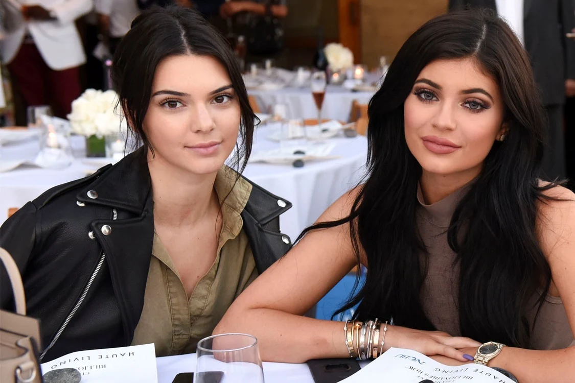 
    Kendall și Kylie sunt surorile mai mici ale lui Kim Kardashianfoto: Arhiva personală  
