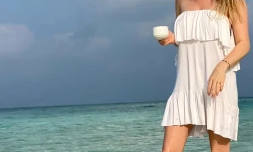 Laura Cosoi a ales Maldive ca destinație de vacanță, la început de an  jpeg