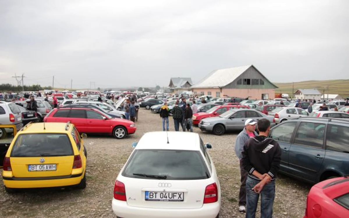 Cele mai multe dintre maşinile scoase la licitaţie de Fisc sunt rable vechi FOTO Adevărul