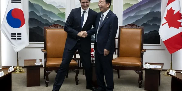 Justin Trudeau în Coreea de Sud FOTO Twitter png