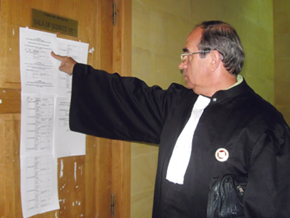 Bacău: Cei care împart dreptatea au ajuns la fundul sacului