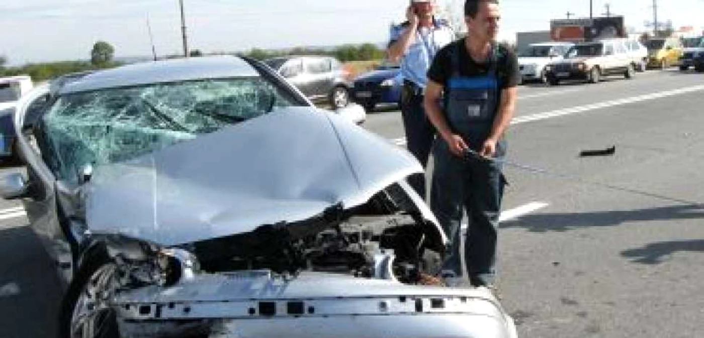 Pitesti: Trei maşini avariate şi trei răniţi pe DN 65