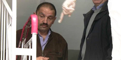 Femeia a fost găsită moartă pe casa scării