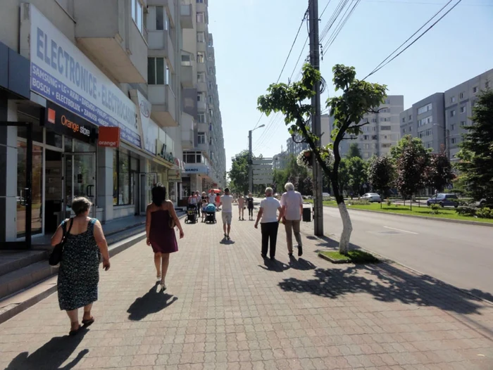 Locuitorii judeţului Olt sunt sfătuiţi să nu iasă pe stradă între orele 11.00-17.00 (FOTO: Mugurel Manea)