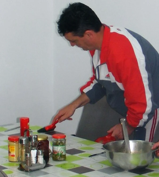 
    Adrian se află într-un centru de recuperare de lângă Sibiu  