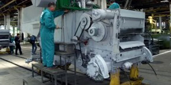 Afacerile din industrie scad pentru a opta lună consecutiv