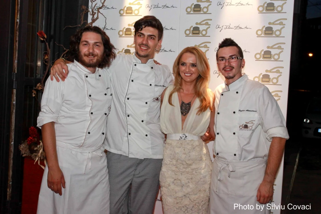 
		    Chef Florin Dumitrescu (stânga) lucrează acum cu Alex Petricean și Bogdan Alexandrescu FOTO: PRO TV