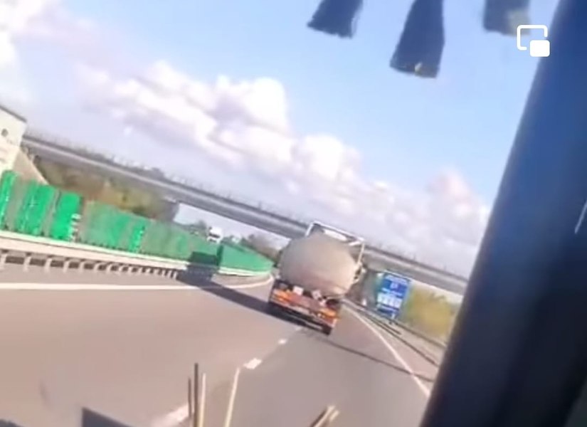 Un șofer ucrainean, zig-zag cu autocisterna pe Autostrada A2. Ceilalți conducători auto au sunat la 112 VIDEO