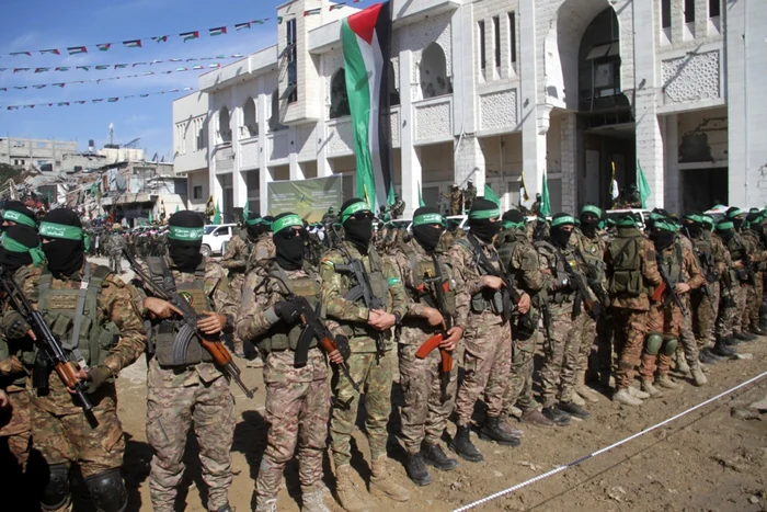 Luptători Hamas în Gaza City înainte de al doilea schimb cu Israelul FOTO EPA-EFE