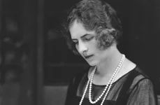 Elena, Regina Mamă (@Getty Images) jpg