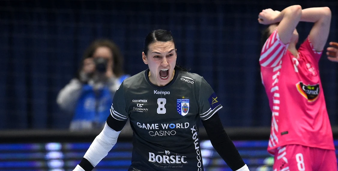 Cristina Neagu va juca la CSM până în 2025. Foto Mediafax 