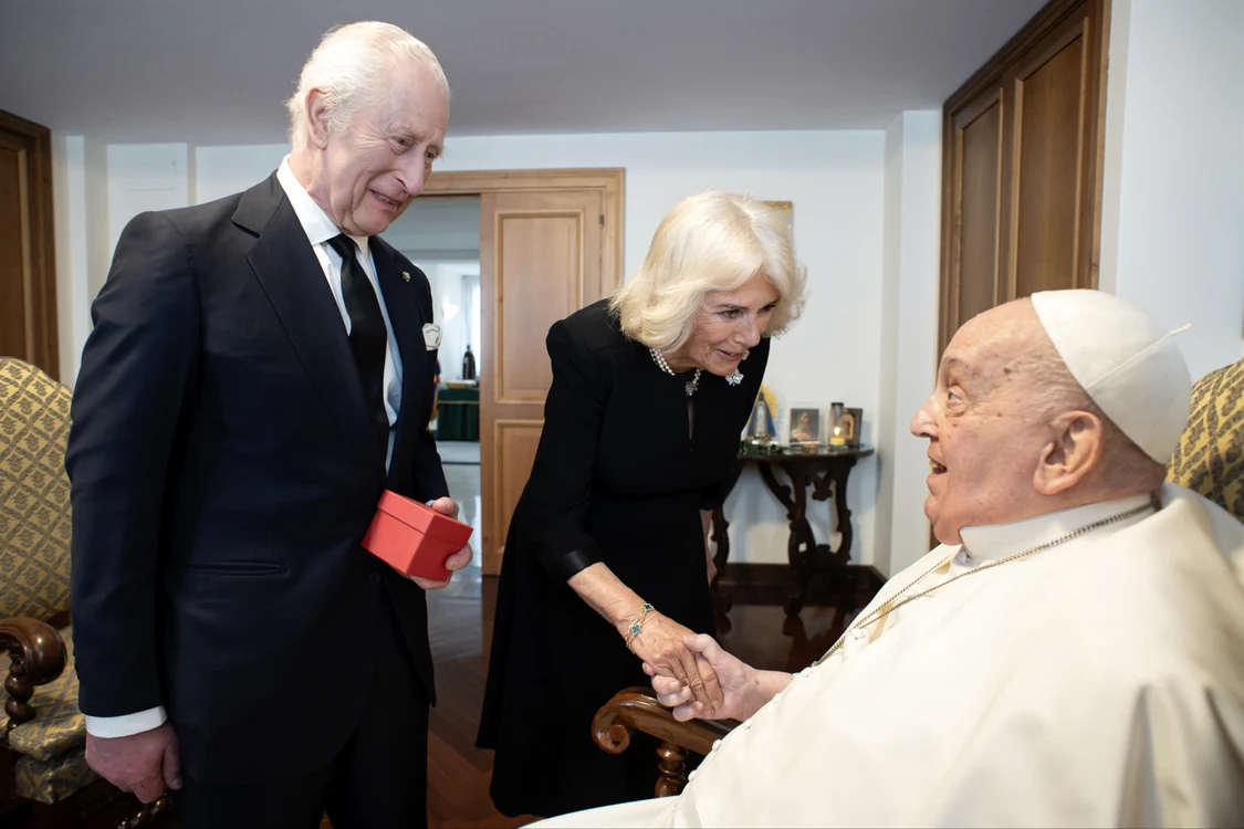 Regele Charles si Regina Camilla s au intalnit cu Papa la Vatican, Profimedia jpg