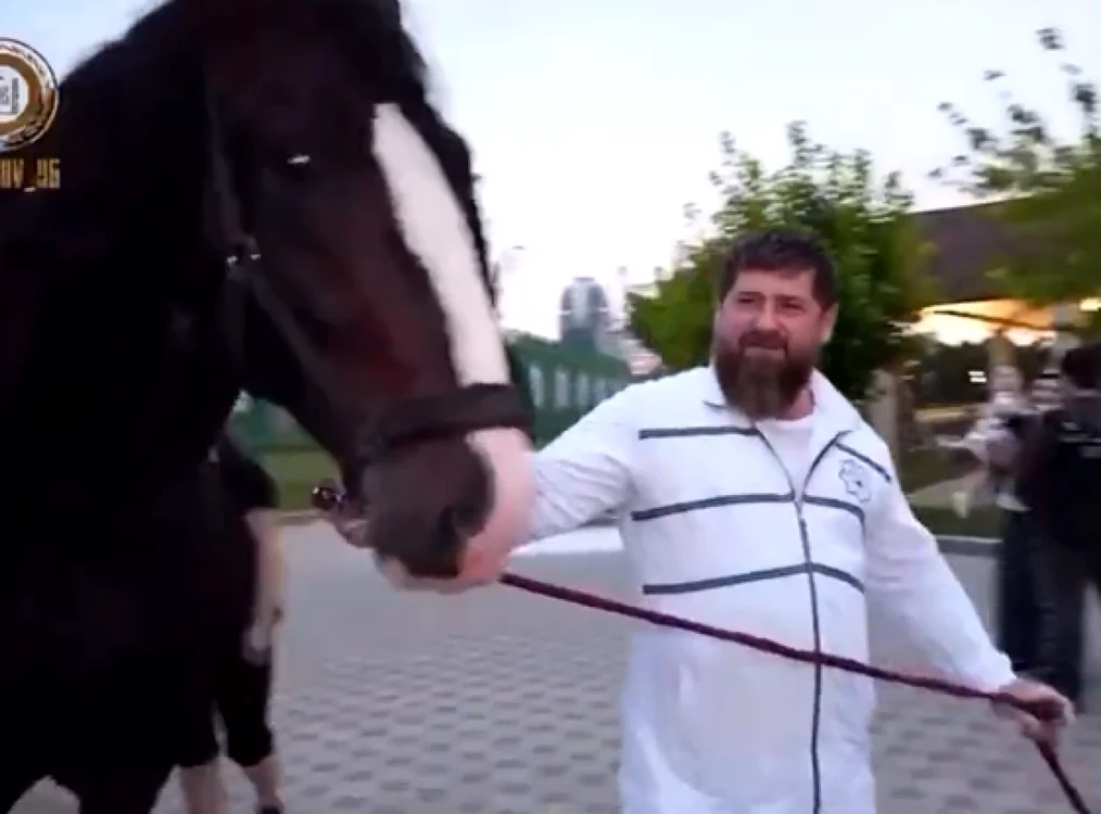 Liderul cecen e pasionat de cai FOTO ARHIVĂ