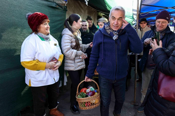 Călin Georgescu a vrut să dea exemplu personal. Foto Inquam/Octav Ganea