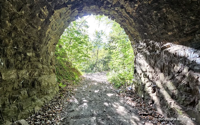 Pe aici trecea calea ferată / Foto: Adevărul