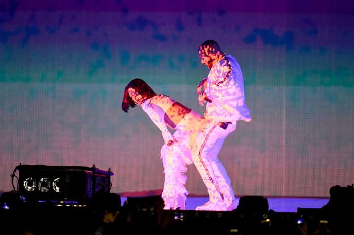 rihanna drake gettyimages 512126794 jpg jpeg