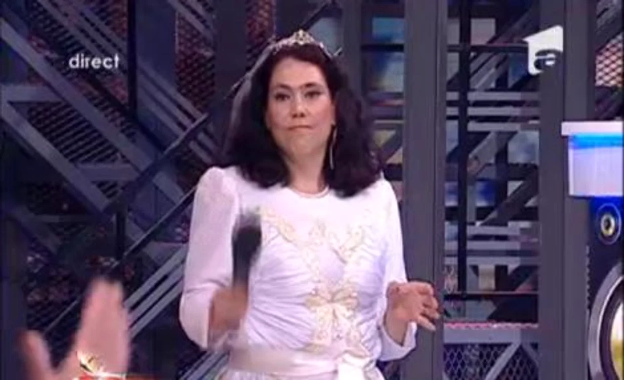 Ioana Tufar s-a îmbrăcat în rochie de mireasă