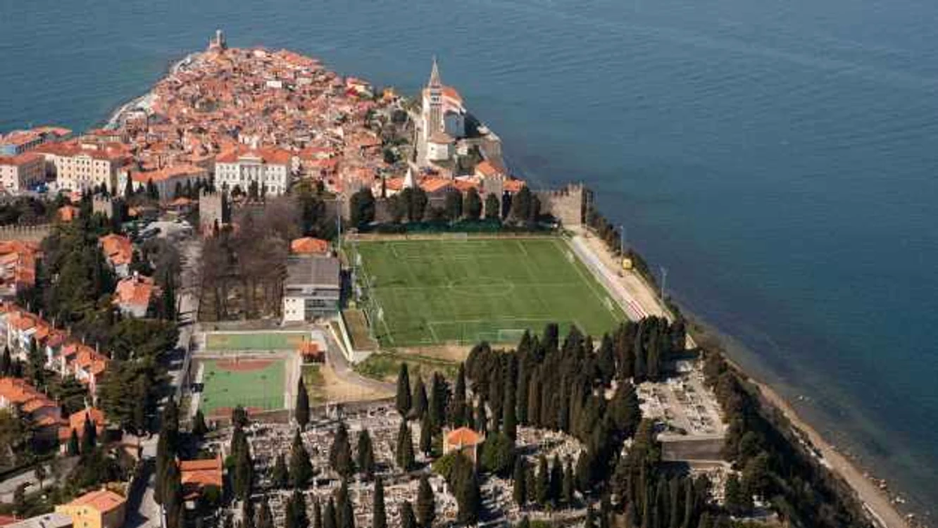 Din 1991, Golful Piran este disputat de Slovenia şi Croaţia
