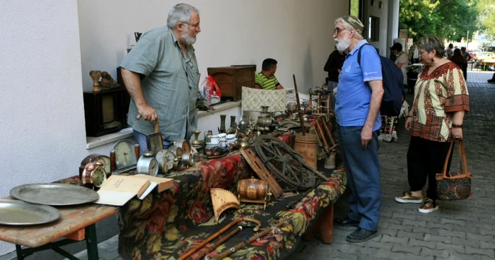 Imagine de la un târg mai vechi de la Muzeul Ţăranului Român