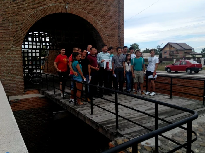Cele 16 echipe înscrise în concurs pot fi admirate şi susţinute, sâmbătă, 7 septembrie la primul punct de întâlnire, unde vor primi harta traseului ”Treasure Hunt” 2013