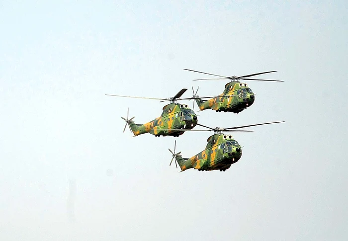 Comandorul Călin Hulea (39 de ani) a zburat vreme de 15 ani pe MiG 21 LancerFoto: Dorin Constanda