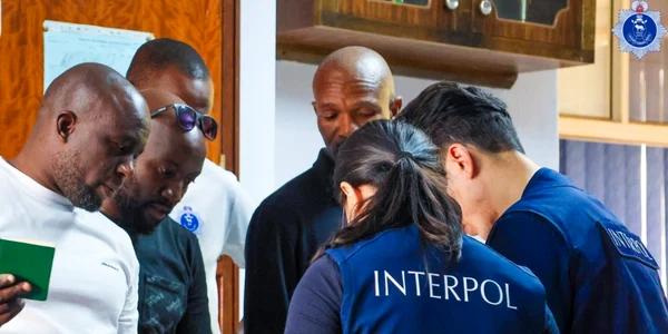 foto interpol 2 jpg