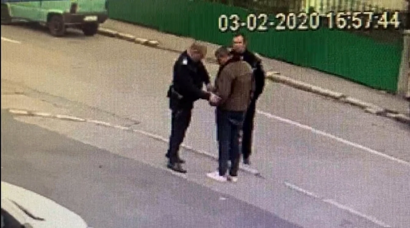 Dragos Medeleanu, în momentul în care a fost capturat de poliţişti