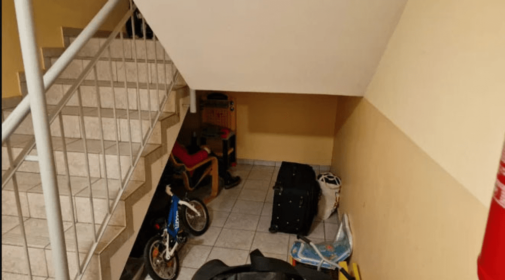 O româncă a dormit într-un beci după ce a fost dată afară de bătrâna pe care o îngrijea în Austria