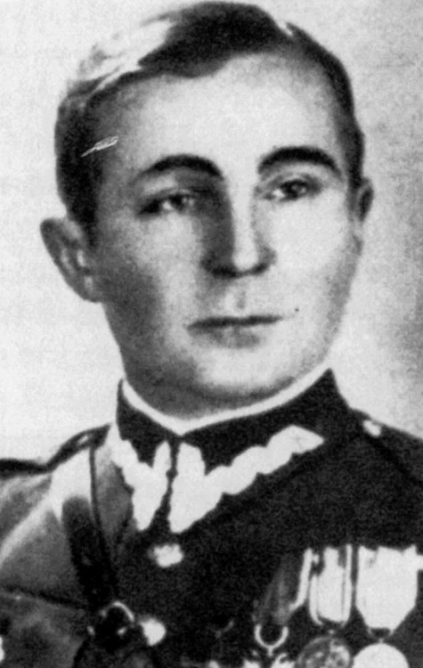 Căpitanul Maksymilian Ciężki (1888-1951),  şeful secţiei germane din cadrul Biroului cifrurilor,  cel care a susţinut aducerea matematicienilor pentru spargerea codului „Enigmei”