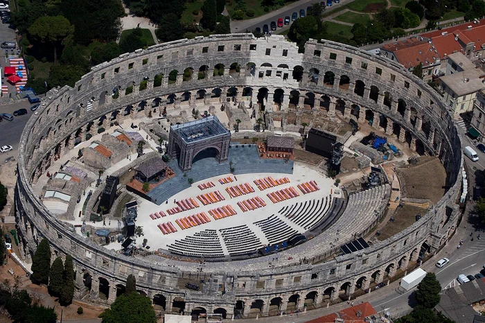 Amfiteatrul roman, Croația. Sursa Wikipedia