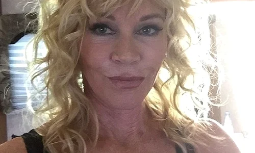 Melanie Griffith selfie jpeg