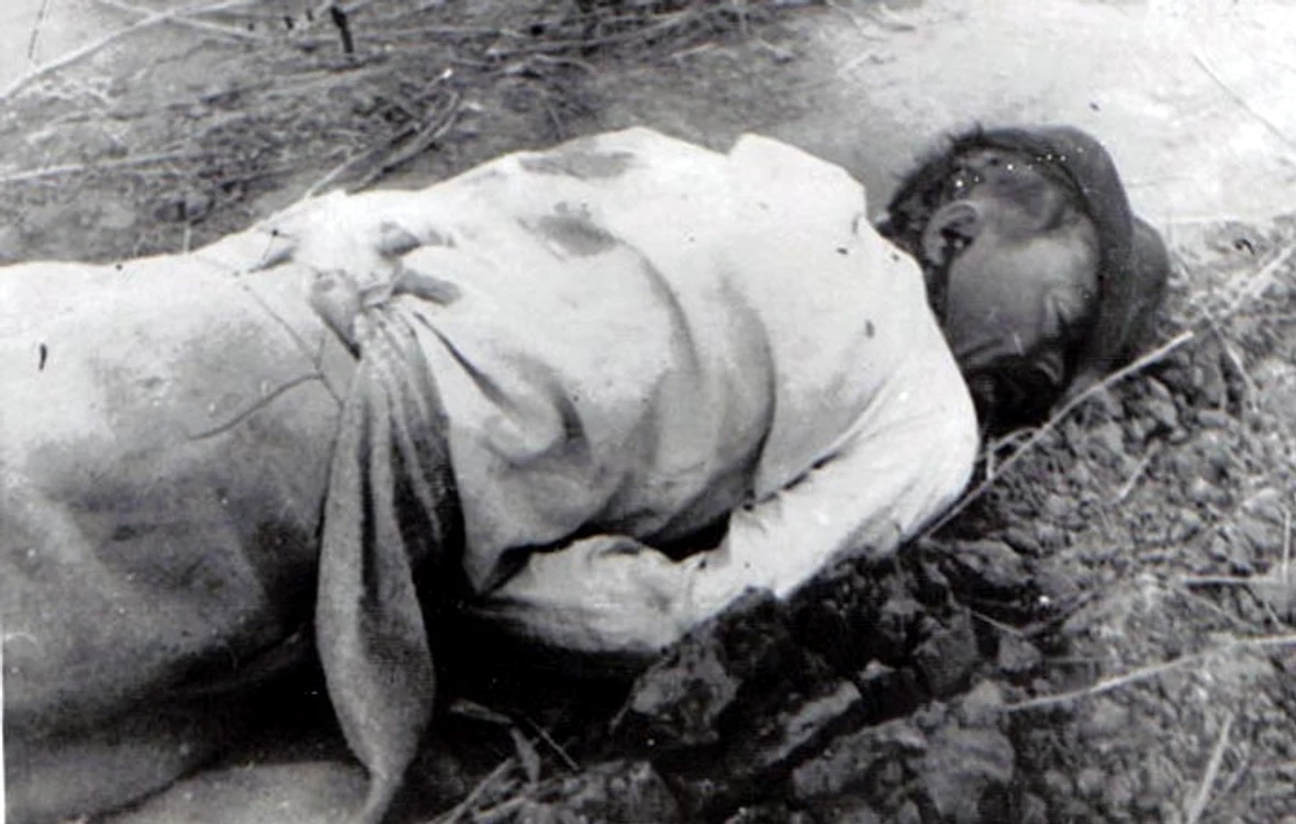 Țăran executat FOTO Fototeca online a comunismului românesc