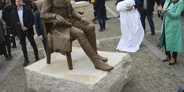 carei dezvelire statuie foto primaria carei jpg