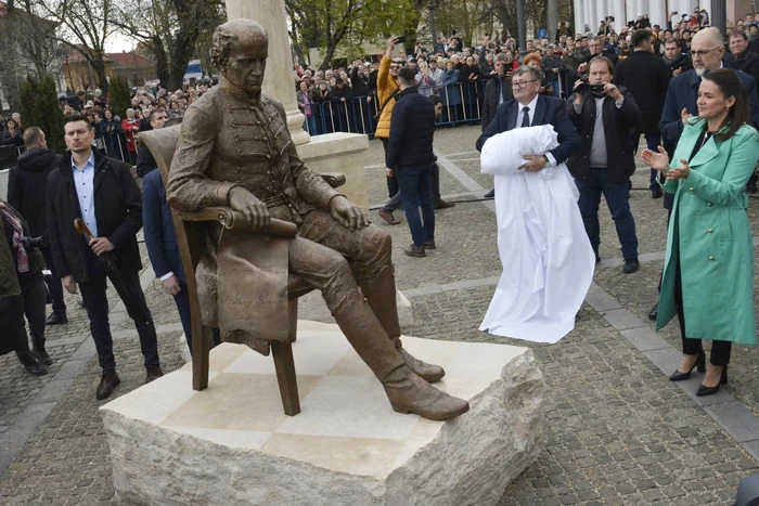 Statuia lui Kolcsey Ferenc FOTO Primaria Carei