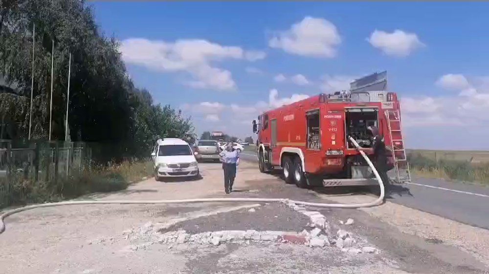 Incendiu devastator la o fabrică de prelucrare a furnirului din Brăila. O persoană a murit VIDEO
