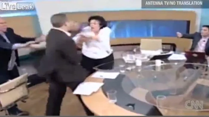 Bătaie în direct la TV