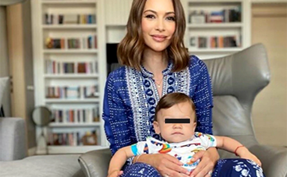 
    Andreea Berecleanu i-a tăiat moțul fiului fostei sale colege, Mihaela Călin  